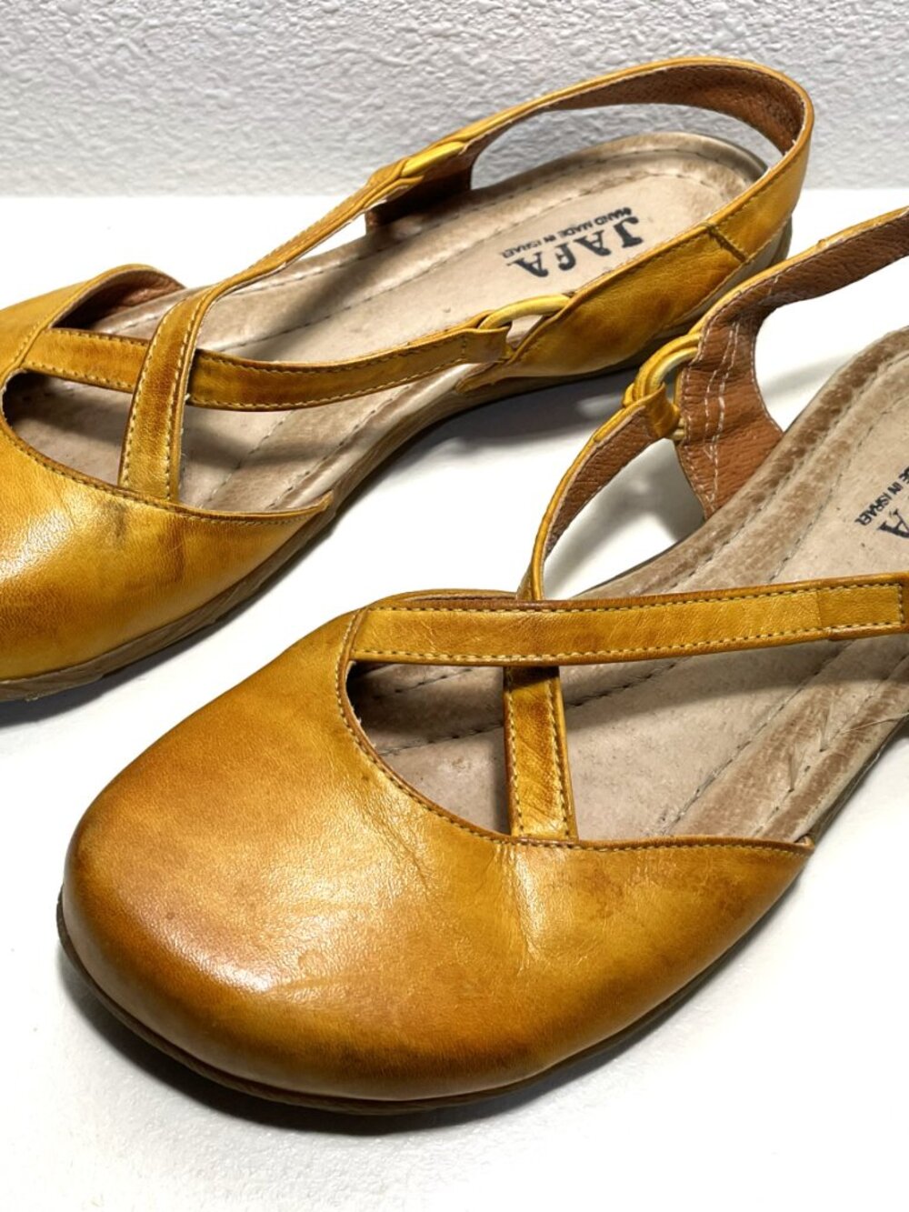 JAFA Women's Yellow Cross-Strap Sandals - Picture 8 of 9